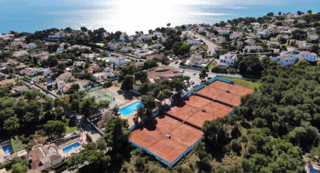 Club De Tenis Los Pinos — photo 1 of 1