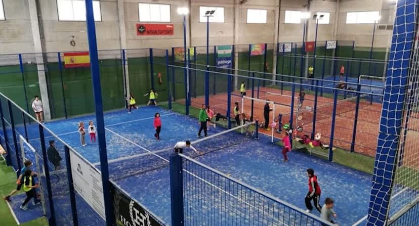 Santanas Padel & Fitness Indoor Club — photo 1 of 2