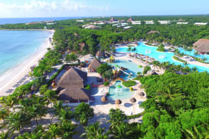 Grand Palladium Colonial Resort & Spa