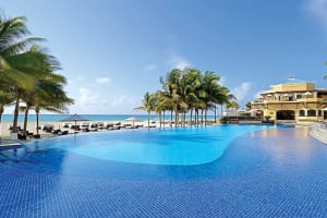 Barcelo Infinity Pool, Playa del Carmen