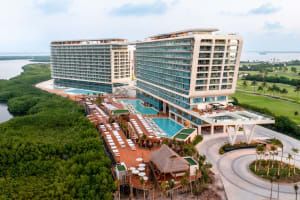 Hyatt Vivid Grand Island