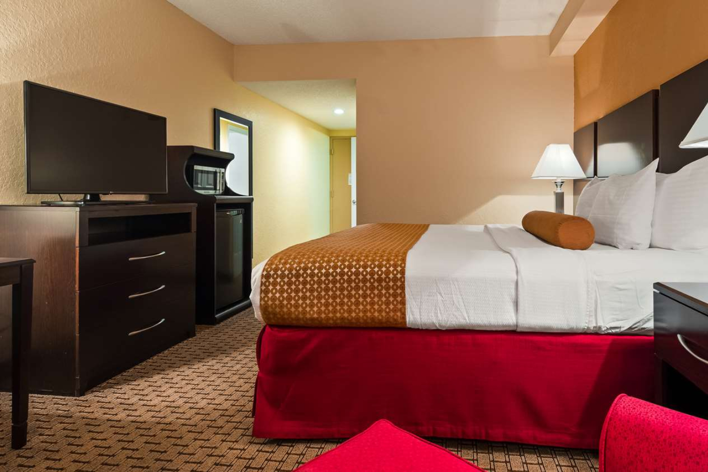 Best Western Plus Universal Inn