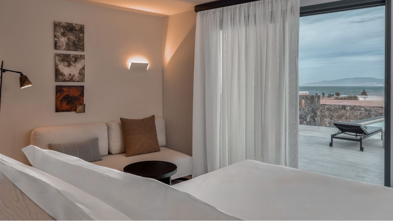 Domes Novos Santorini, Autograph Collection