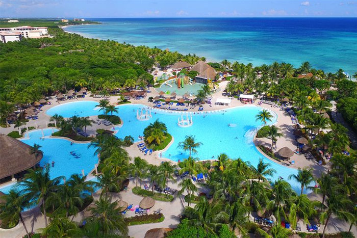 Grand Palladium Colonial Resort & Spa