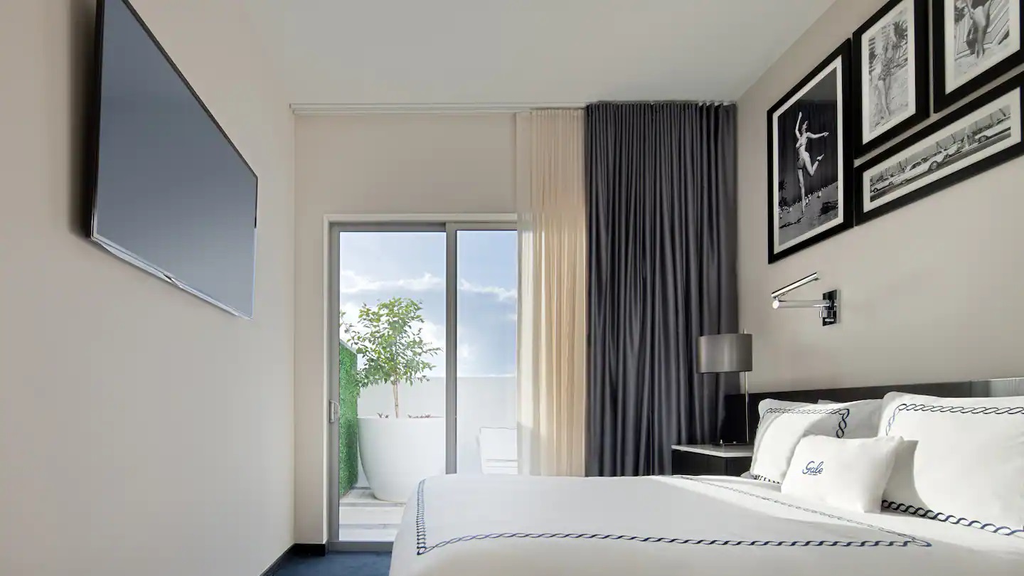 Gale South Beach, Curio Collection by Hilton