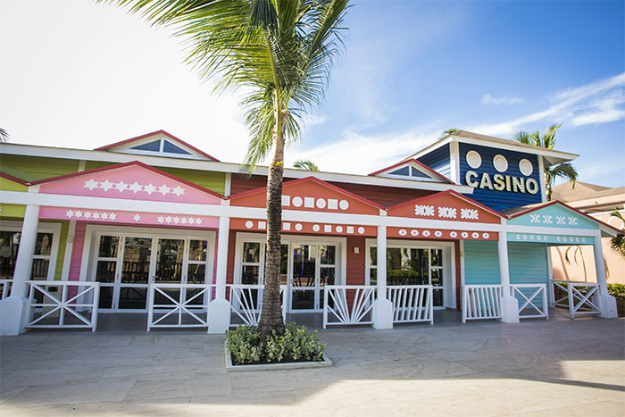 Majestic Colonial Punta Cana Beach Resort, Golf, Casino & Spa