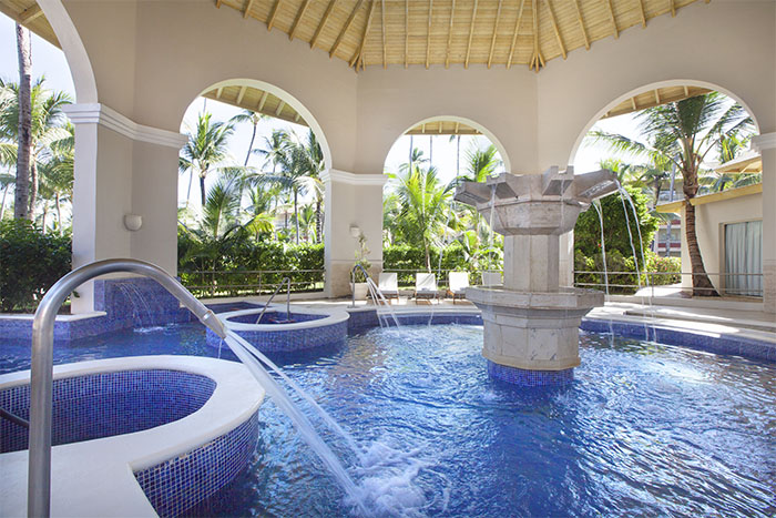 Majestic Colonial Punta Cana Beach Resort, Golf, Casino & Spa