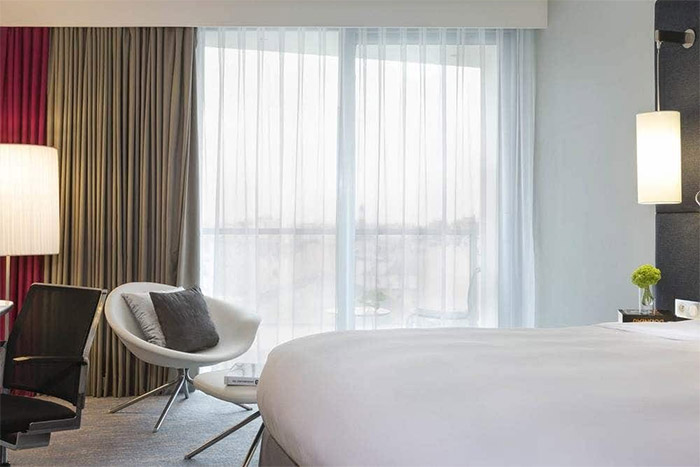 Renaissance Paris Arc de Triomphe Hotel