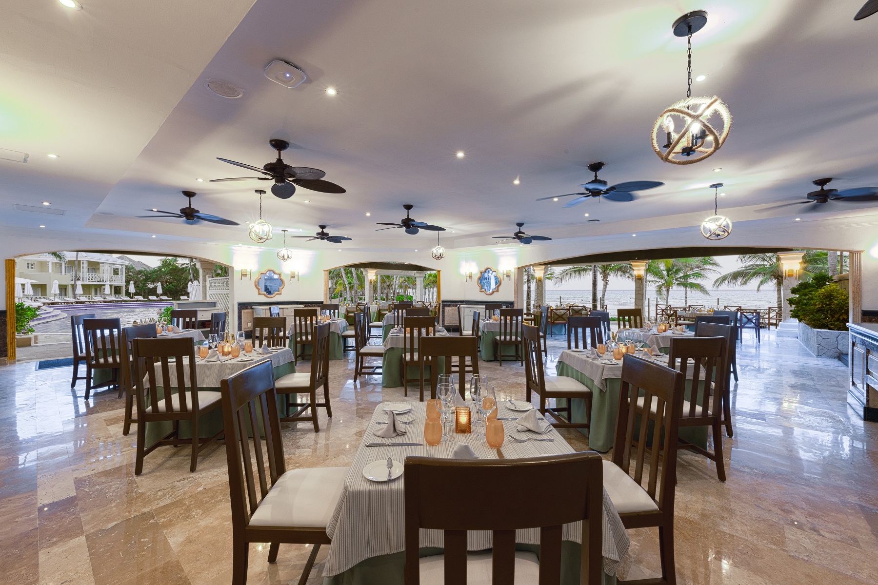 Royal Hideaway Playacar