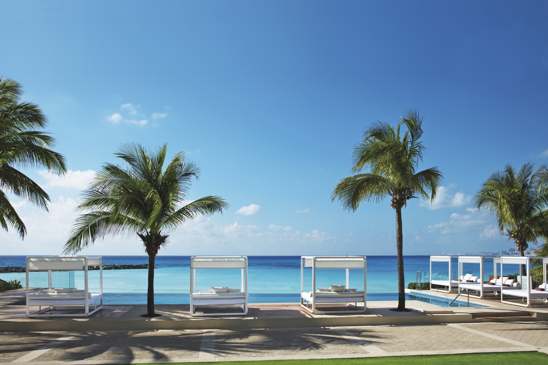 Krystal Grand Cancun