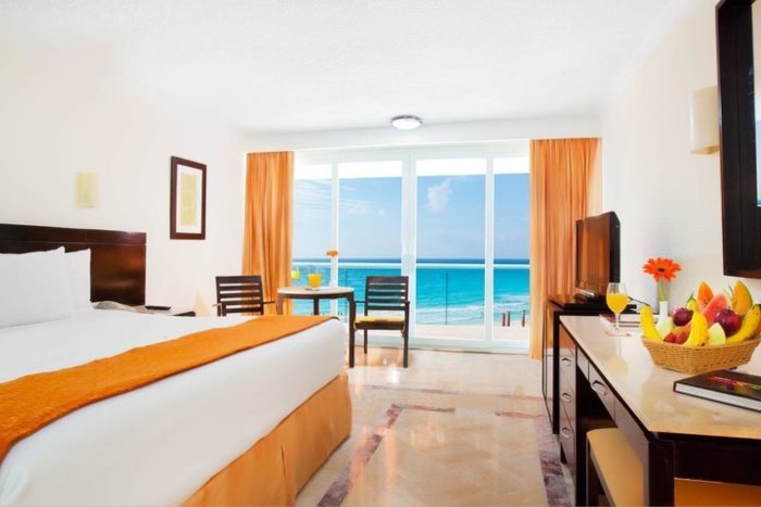 Krystal Grand Cancun