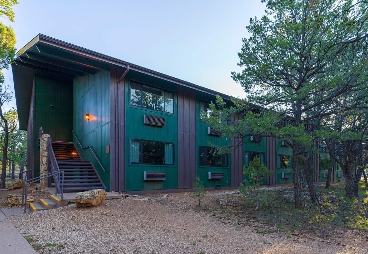 Yavapai Lodge