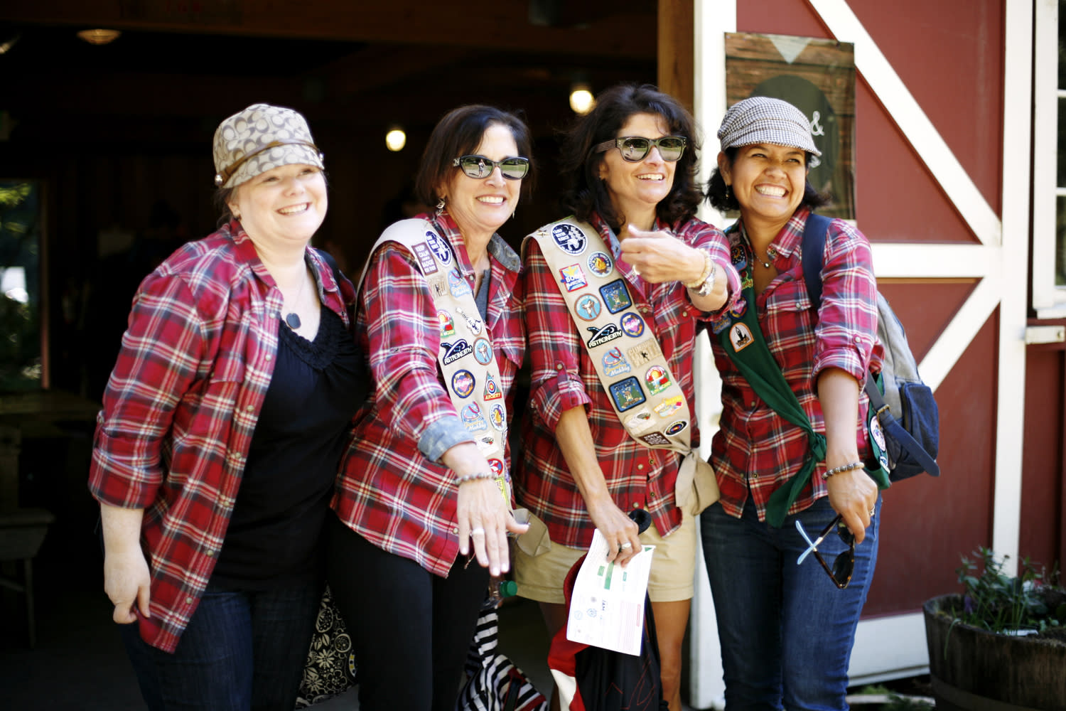 Glamp_WW_Participants and Bracelets.jpg