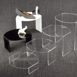 Tables, floor lamps, cubes, stepladders, shelves