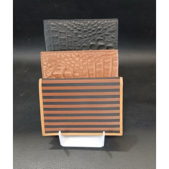 ESPOSITORE PER PORTAFOGLI IN PLEX 3 POSTI CM 14,5X7X12,5H.