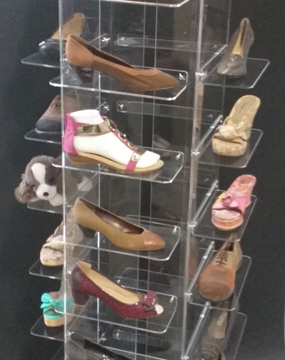 Plexiglass display for shoes with 36 shelves