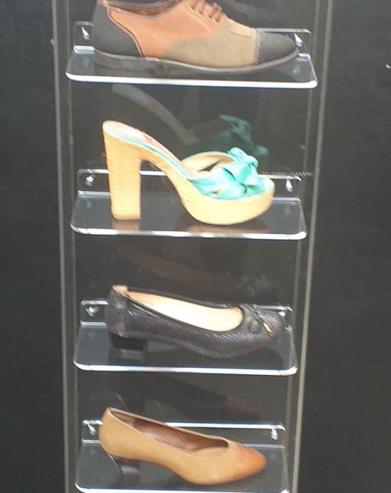 DISPLAY FOR SHOES