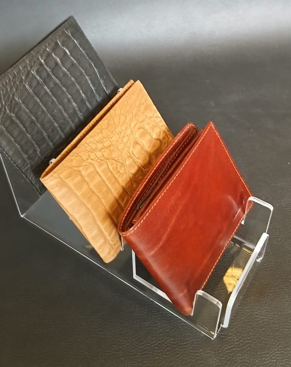 ESPOSITORE PER POCHETTE-PORTAFOGLI IN PLEX  3 POSTI