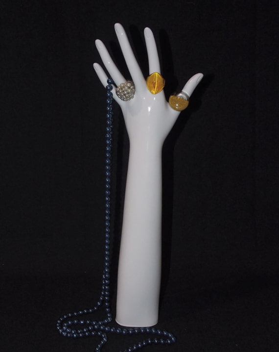 Hand for rings and necklace