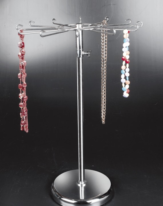 Height-adjustable display for necklaces