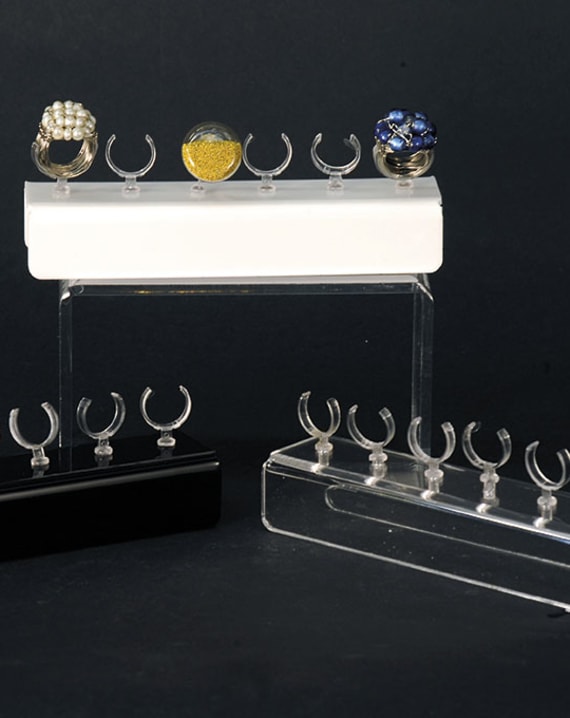 Plexiglass display for rings