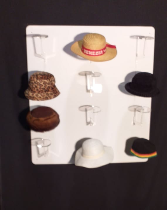 ESPOSITORE PER CAPPELLI IN PLEX 12 POSTI- A MURO