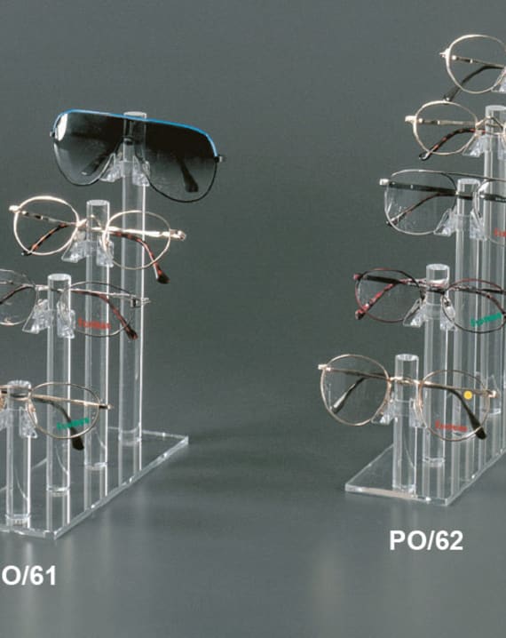 Plexiglass display for glasses