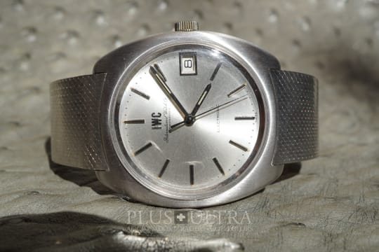 IWC Electronic with Integrated Bracelet, Tuning Fork cal150 in White Gold, Rare