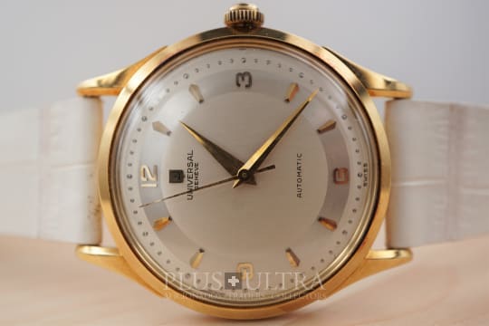 Universal Geneve 1952 18K Gold Cased Bumper Automatic 138SS with Two Tone Dial