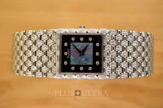 Rare Tri Stone: Onyx Diamond & Opal Piaget Opal Onyx & Diamonds: Rare Stone Bracelet: Factory Serviced