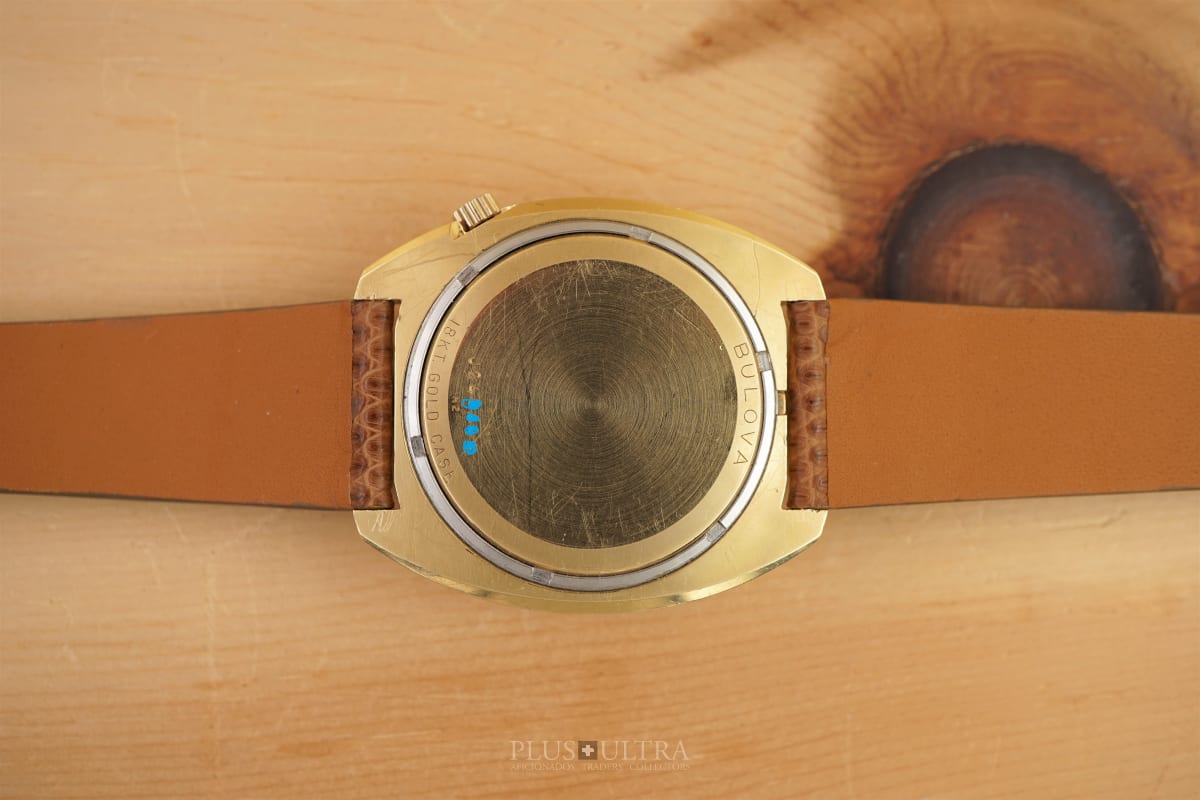 18K Bulova AccuQuartz, Sand-Dial Important Quartz-Tuningfork, 1972 ...