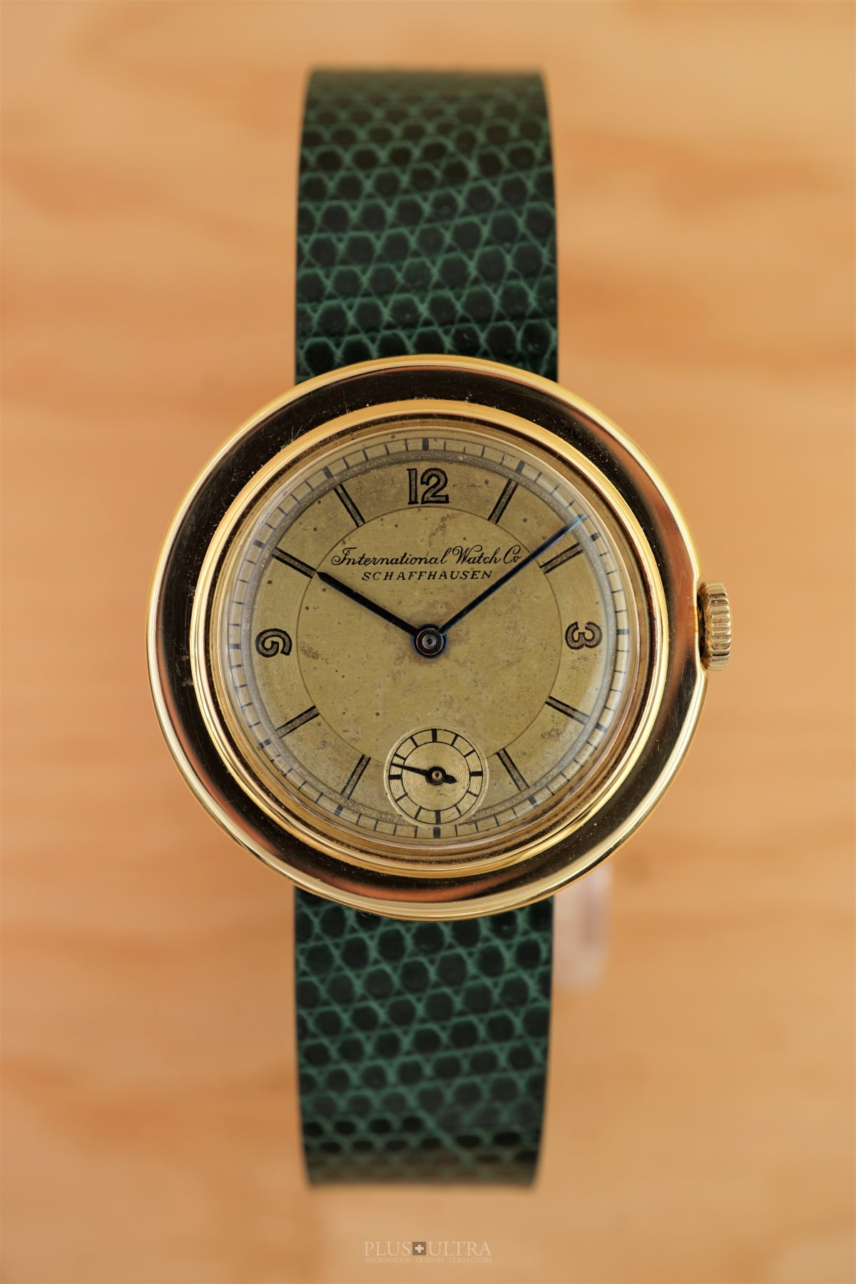 Art Deco Flying Saucer / Disco Volante, cal86 Plus Ultra AG