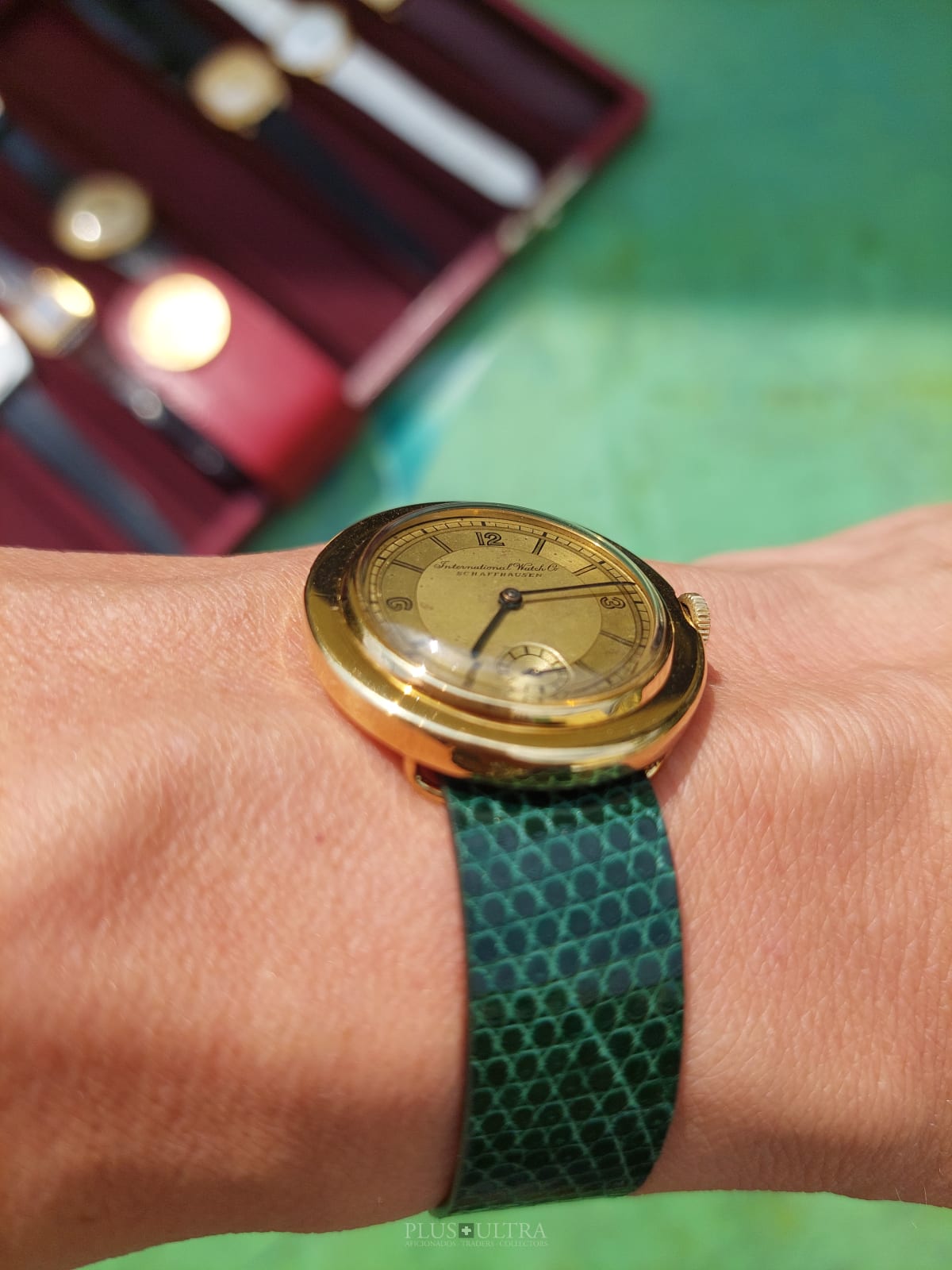 Art Deco Flying Saucer / Disco Volante, cal86 Plus Ultra AG