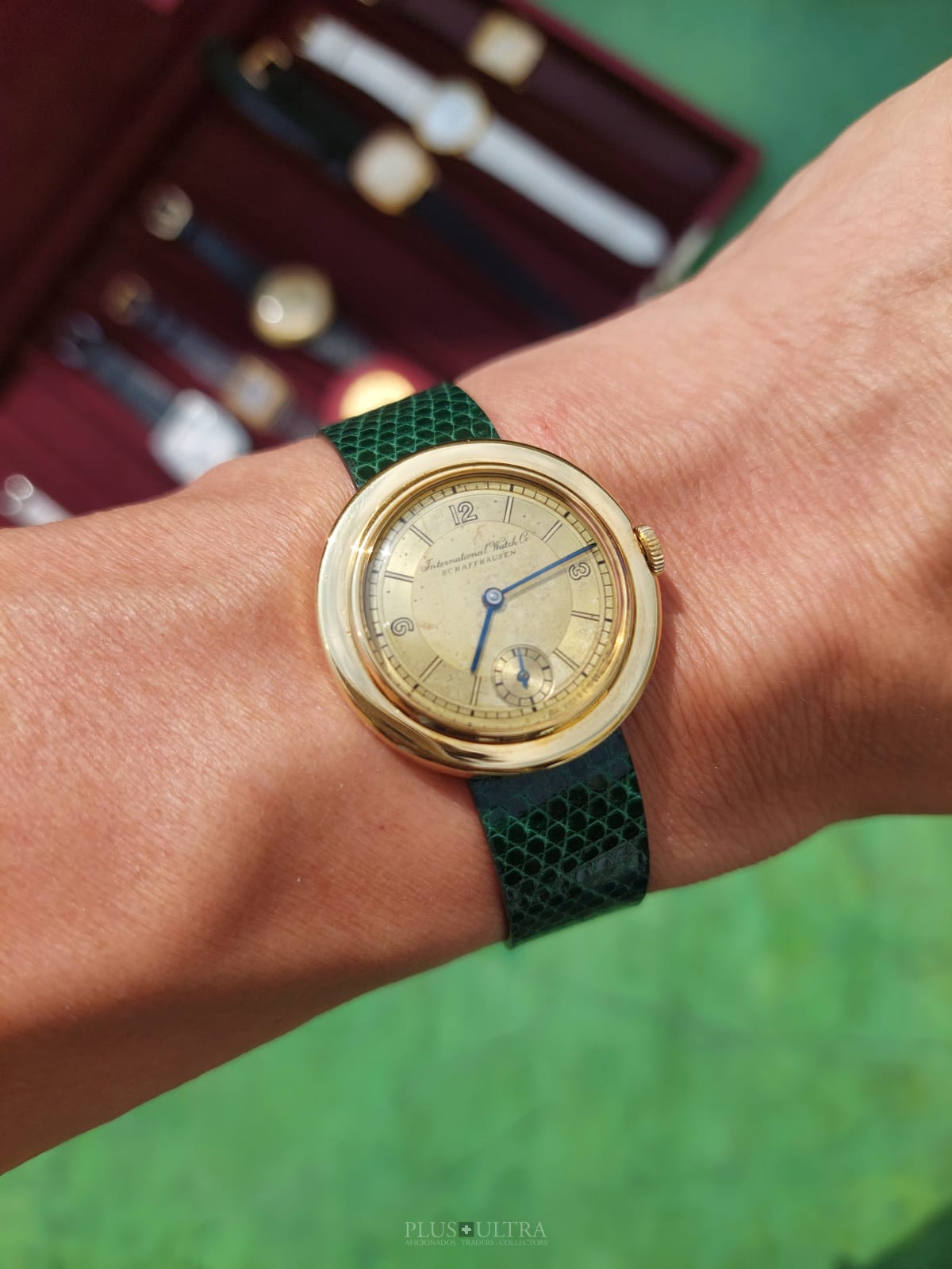 Art Deco Flying Saucer / Disco Volante, cal86 Plus Ultra AG