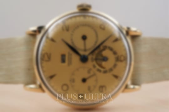 Universal Geneve 50s Yellow Gold Triple Calendar & Moon