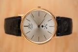 Universal Geneve Rose Gold, Sunburst Dial made in 1962 for Kingdom of Saudi Arabia