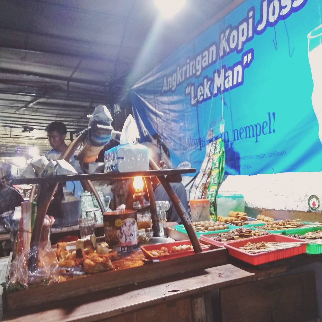 Angkringan Kopi Joss Lik Man Jogja