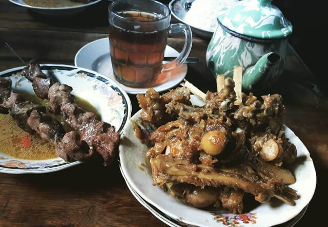 Wisata Kuliner Sate Klatak Pak Pong