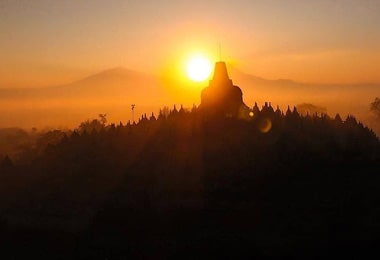 Keanehan Candi Borobudur