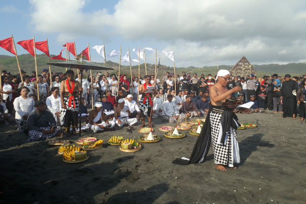 Pantai Parangkusumo Jogja