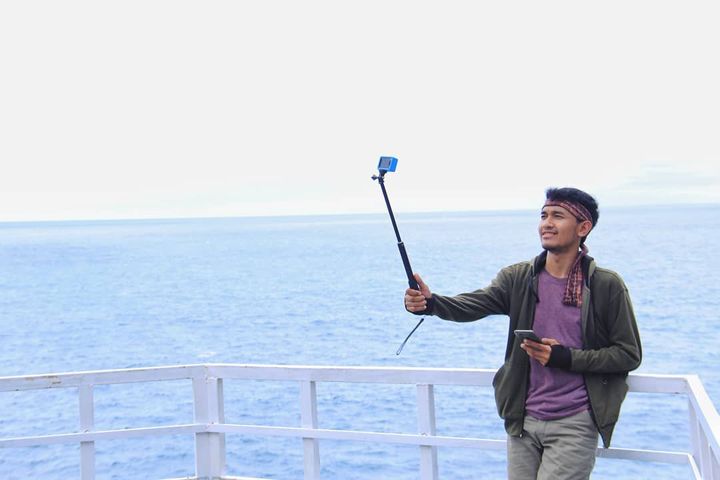 Man selfie at Gesing Beach