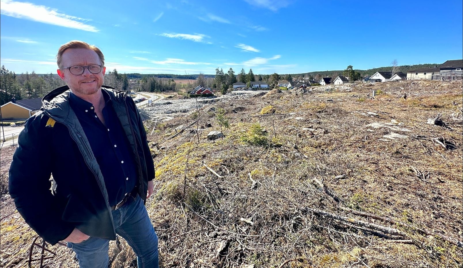 I disse dager får mange på boligjakt beskjed av banken om å selge før de kan kjøpe, og da blir boligmarkedet langt mer krevende enn hva det var, sier prosjektutvikler Gaute Helgedagsrud. 