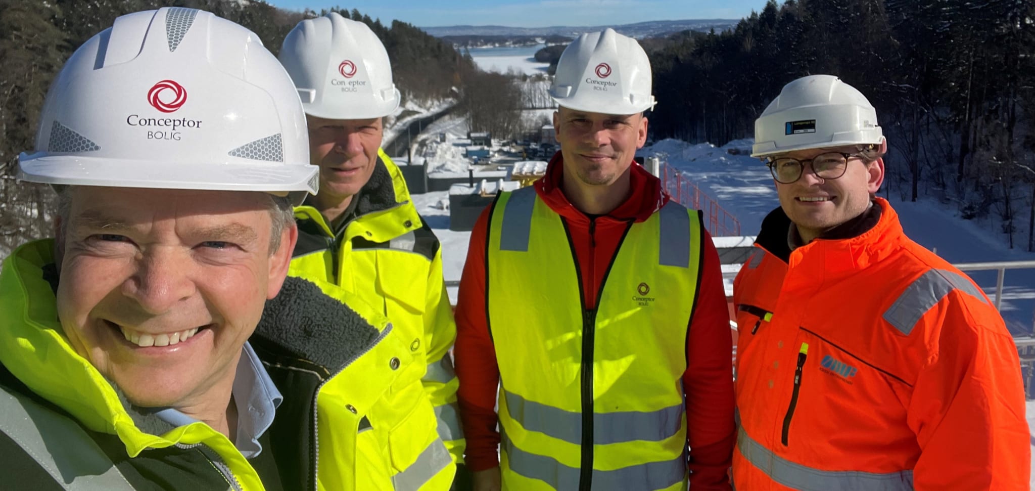 Bjørn Richard Johansen (fra venstre) kommunikasjons- og markedsdirektør, Lasse Skjelbred adm. direktør, Henryk Hüls prosjektleder for Langenga i Conceptor Bolig AS. Johan Sundheim er prosjektsjef i ØMF Asker Ringerike AS.