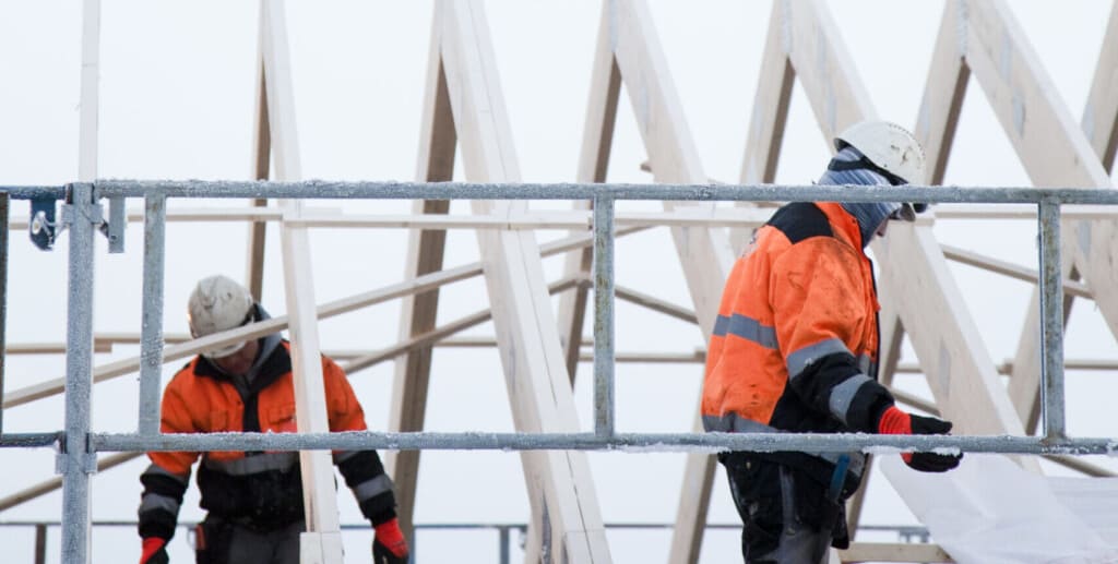 Avtale om UE for tømrerarbeider på Tribunen