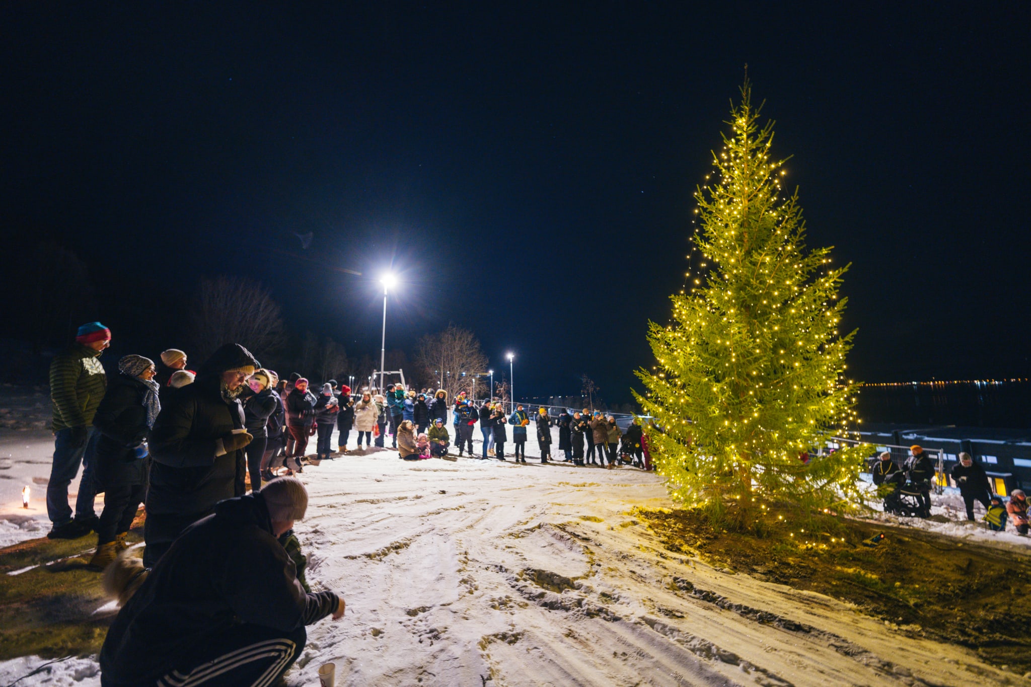 Stemningsfull Julegrantenning på boligprosjektet Fløylia