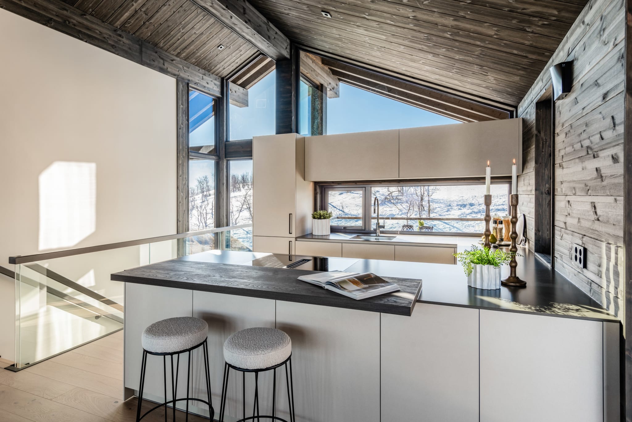 Stort og åpent - Italiensk designkjøkken fra Modulnova. Foto: Terje Bjørnsen.