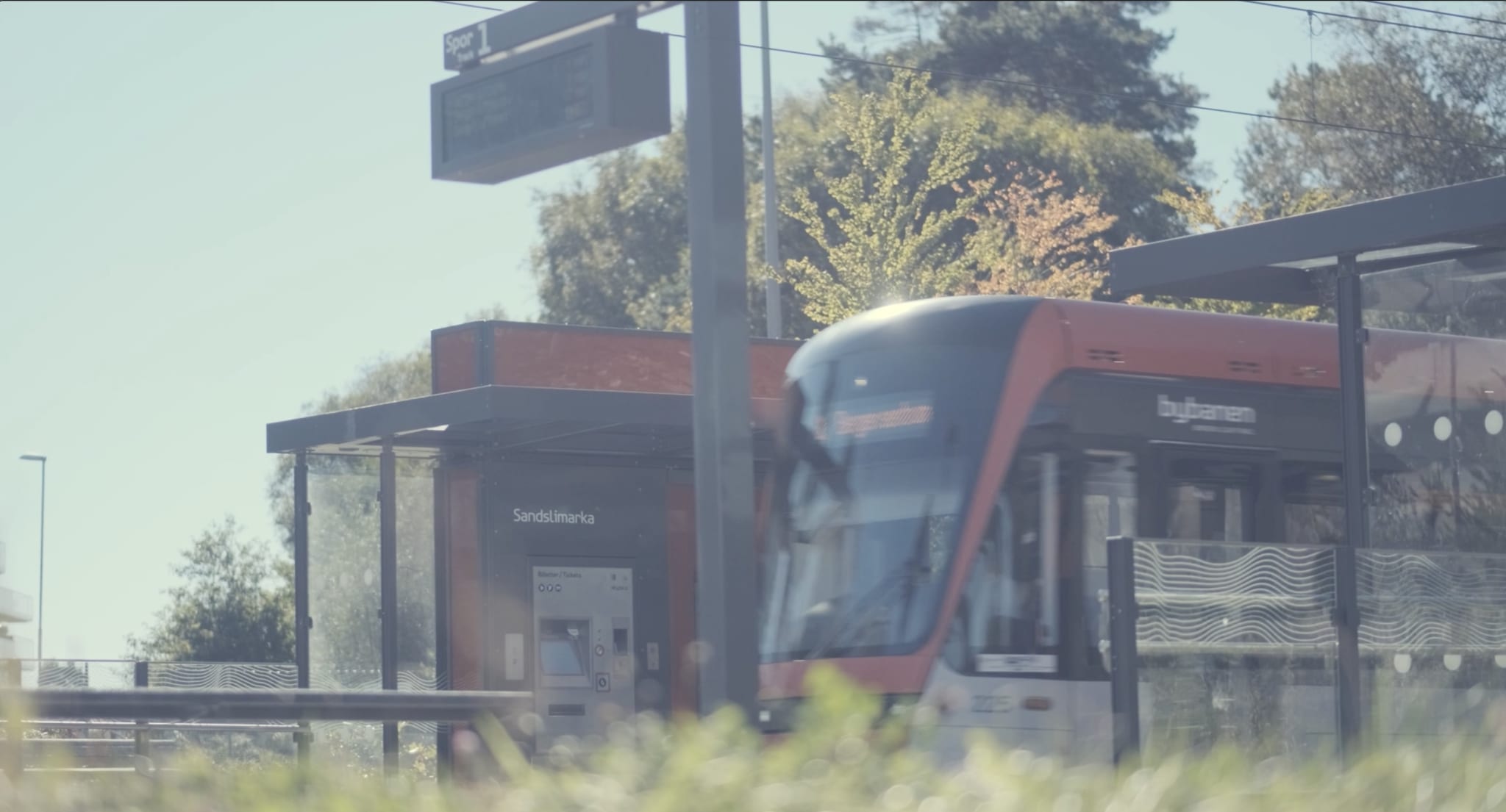 Bybanestopp rett utenfor døren