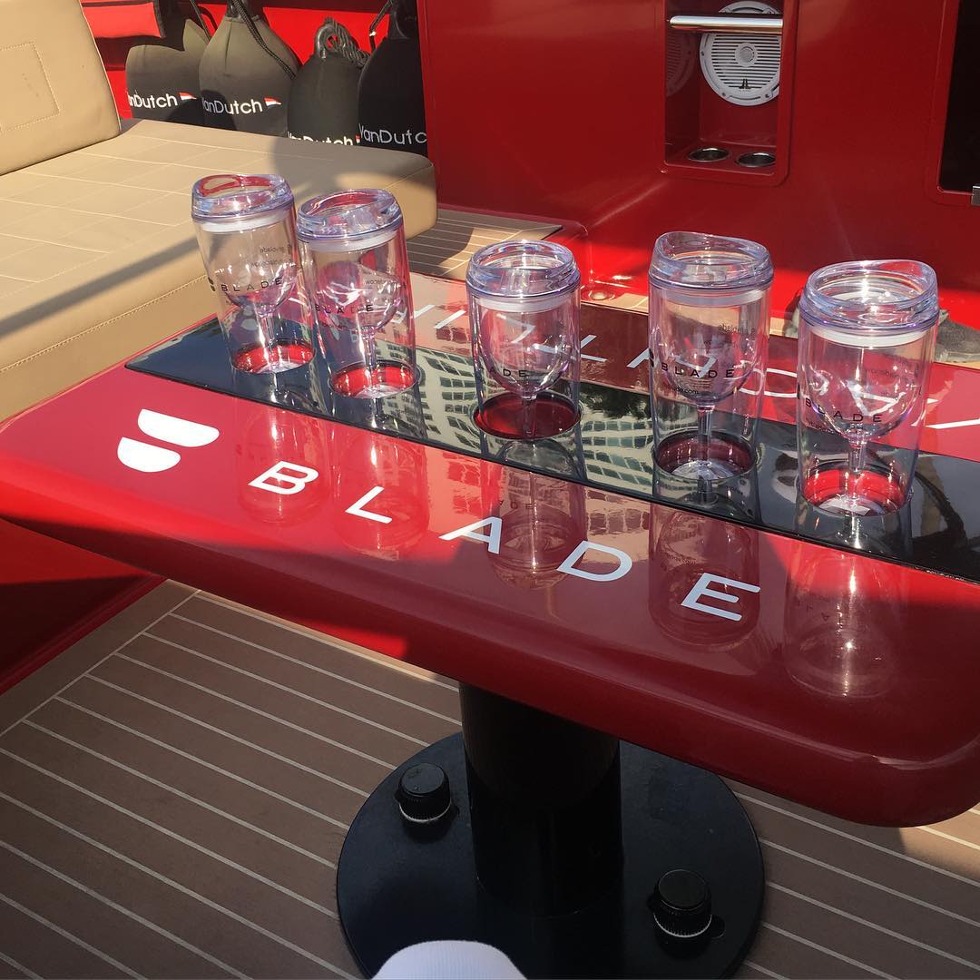 Blade boat cups