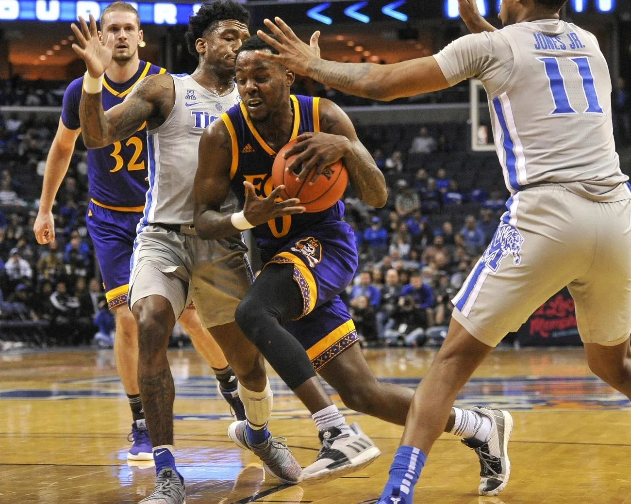 Temple at East Carolina 1/16/19 - College Basketball Picks & Predictions