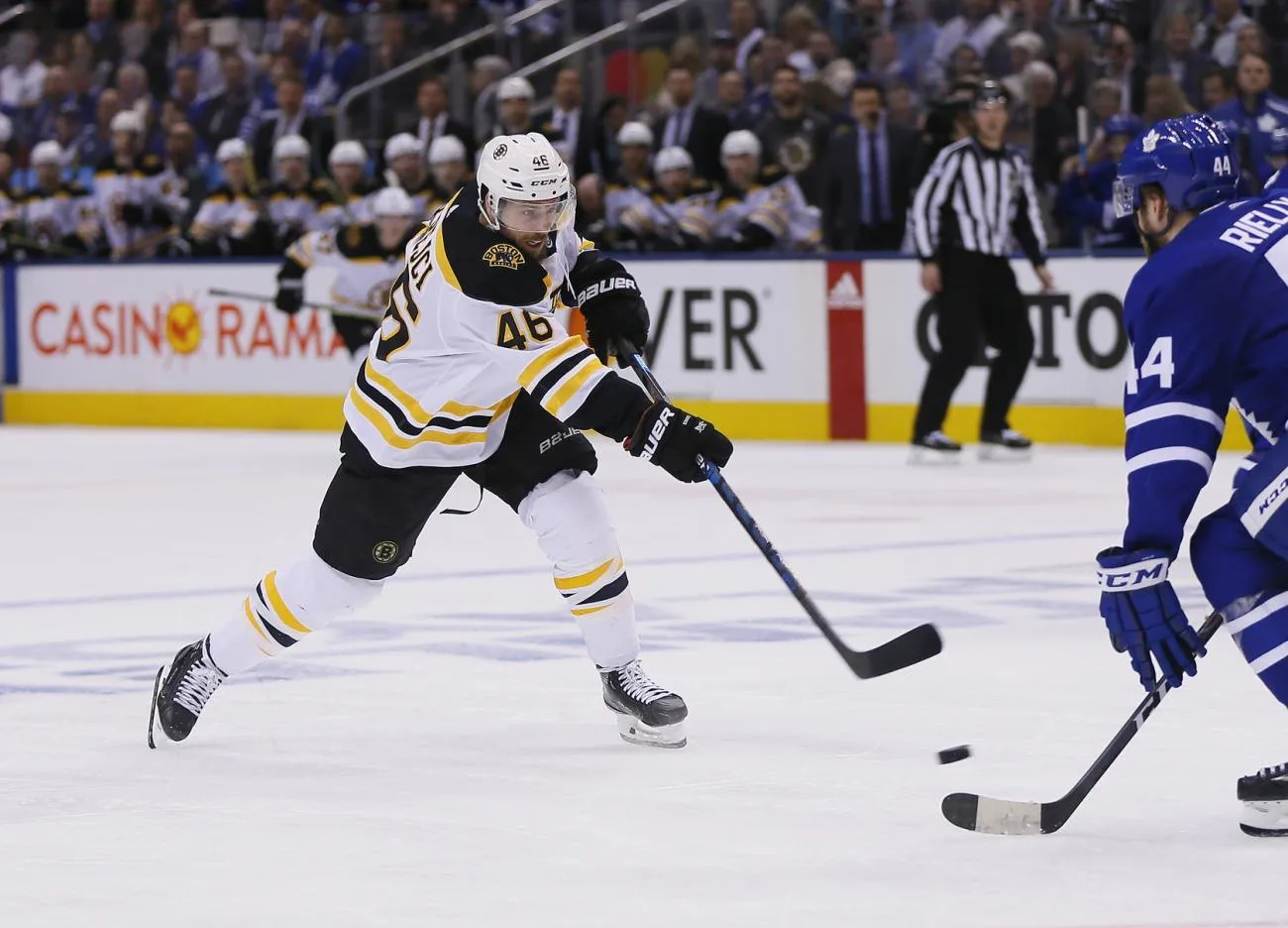 Kings at Bruins 2/9/19 - NHL Picks & Predictions